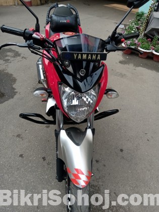 Yamaha fzs 2016